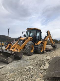 Экскаватор погрузчик JCB  Армавир