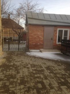 Дача 232 м кв. на участке 5 сот.  Армавир