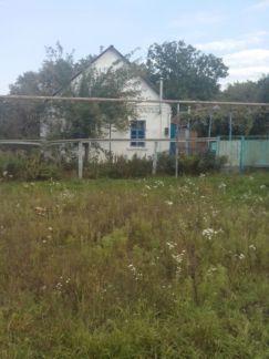 Дом 40 м кв. на участке 9 сот.  Армавир