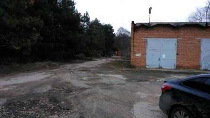 Сдам гараж, &gt, 30 м кв.  Армавир