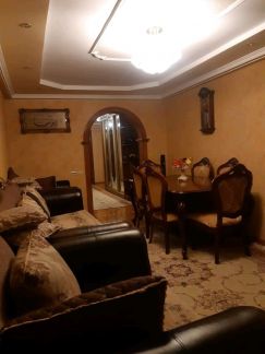 Продажа 4-комнатной квартиры, 92 м кв., 1/5 эт.  Армавир