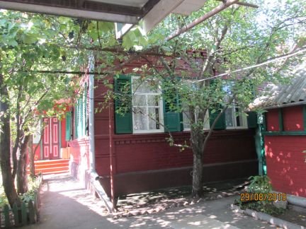 Дом 57 м кв. на участке 3.4 сот.  Армавир