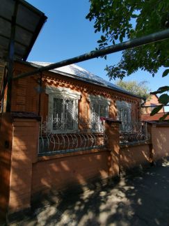 Дом 146 м кв. на участке 6 сот.  Армавир