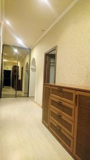 Продам 3х-комнатную квартиру, 78.5 м кв., 1/4 эт.  Армавир