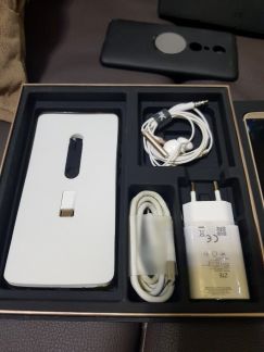 Флагман ZTE Axon 7 (не мини)  Армавир