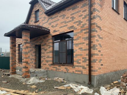 Дом 150 м кв. на участке 4 сот.  Армавир