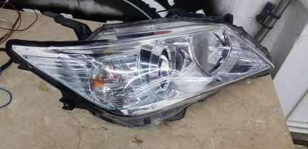 Фара Camry 50 правая ксенон целая  Армавир