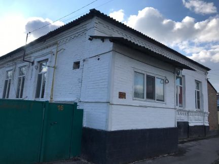 Продаю 2х комнатную квартиру, 35 м кв., 1/1 эт.  Армавир