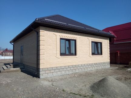 Дом 94.3 м кв. на участке 12.8 сот.  Армавир