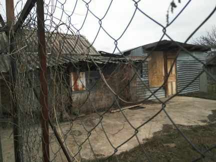 Дом 38 м кв. на участке 6 сот.  Армавир