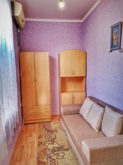 Дом 20 м кв. на участке 1.5 сот.  Армавир