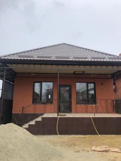 Дом 100 на участке 4.3 сот.  Армавир