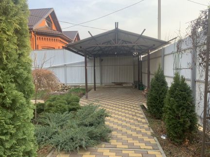 Дом 100 на участке 4  Армавир