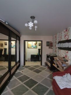 Продам 3х-комнатную квартиру, 65 м кв., 1/9 эт.  Армавир