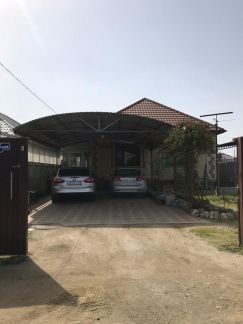 Дом 90 м кв. на участке 3.7 сот.  Армавир