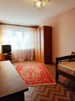 Сдаю 2х комнатную квартиру, 50 м кв., 3/5 эт.  Армавир