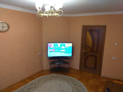 Продам 3х-комнатную квартиру, 70 м кв., 8/9 эт.  Армавир