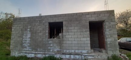 Дом 60 м кв. на участке 6 сот.  Армавир
