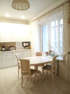 Продажа 4-комнатной квартиры, 140 м кв., 5/6 эт.  Армавир