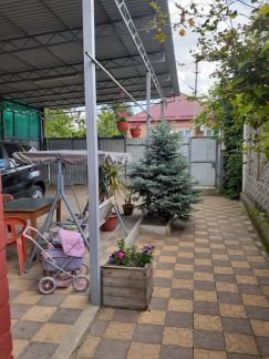 Дом 64 м кв. на участке 2.5 сот.  Армавир