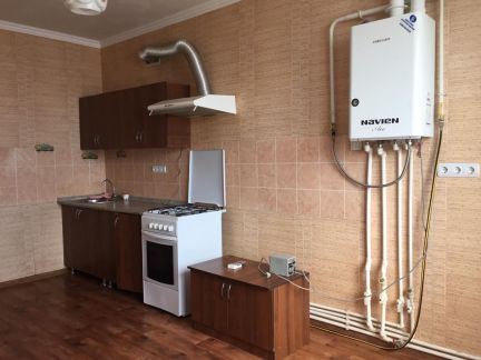 Сдам 1-комнатную квартиру, 48 м кв., 4/4 эт.  Армавир