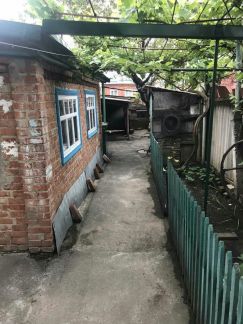 Дом 55 м кв. на участке 3 сот.  Армавир
