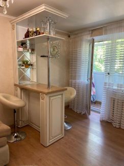 Продам 3х-комнатную квартиру, 61 м кв., 2/5 эт.  Армавир