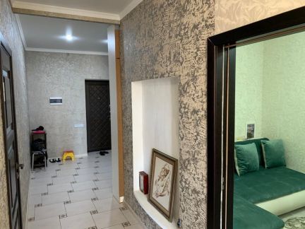 Продаю 2х комнатную квартиру, 65 м кв., 3/6 эт.  Армавир