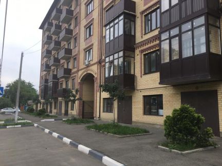 Продается 1-комнатная квартира, 49 м кв., 6/7 эт.  Армавир