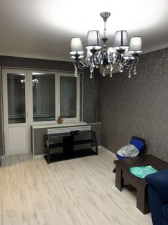 Продам 3х-комнатную квартиру, 70 м кв., 2/5 эт.  Армавир