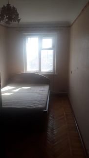 Продаю 2х комнатную квартиру, 43 м кв., 5/5 эт.  Армавир